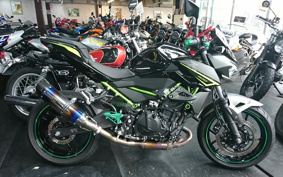 KAWASAKI Z400 2024 EX400L