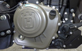 HUSQVARNA SVARTPILEN 250 2013