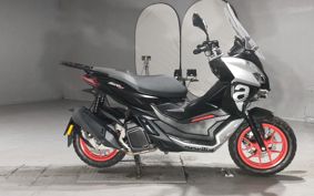 APRILIA SR GT125 ..