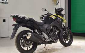 SUZUKI Vｽﾄﾛｰﾑ250 2010
