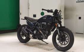 TRIUMPH SCRAMBLERナイトシフト 2024
