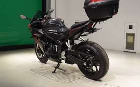 HONDA CB650R E-Clutch 2025 RH17