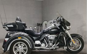 HARLEY FLHTCUTG1750 TRIKE MAD
