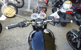 TRIUMPH BONNEVILLE T100 2020