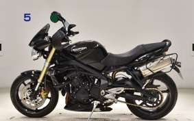 TRIUMPH STREET TRIPLE 2011