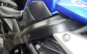 SUZUKI GSR750 2012