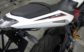 TRIUMPH DAYTONA 675 R 2015