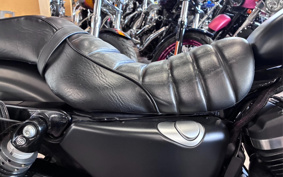HARLEY XL883N 2018 LE2