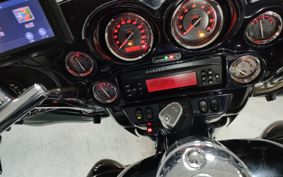 HARLEY FLHTCUSE 1800CVO 2011 PR8
