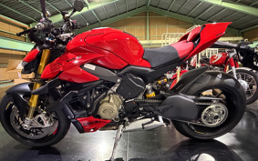 DUCATI STREET FIGHTER V4S 2025 4F00