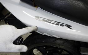 SUZUKI GSR250 2021