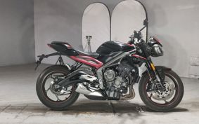TRIUMPH STREET TRIPLE R 2021 HDA544