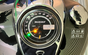 TRIUMPH THUNDERBIRD COMMANDER 2014 TNB15C