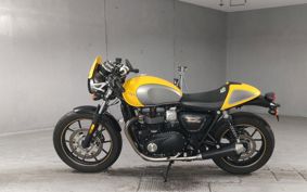 TRIUMPH STREET CUP 2017 DAD77G