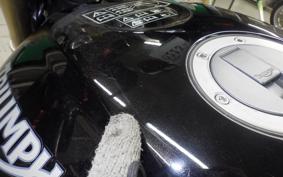 TRIUMPH STREET TRIPLE 2011