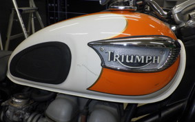 TRIUMPH BONNEVILLE T100 2004