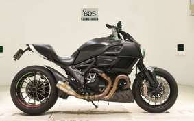 DUCATI DIAVEL 2015