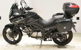 SUZUKI Vｽﾄﾛｰﾑ650 2010