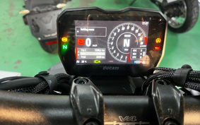DUCATI STREET FIGHTER V4S 2024 4F00