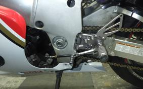 SUZUKI GSX-R750 1998