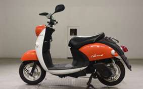 YAMAHA E-VINO 2022 SY11J