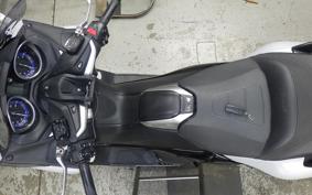 YAMAHA T-MAX 530 DX 2019 SJ15J