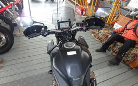 HONDA CB650R E-Clutch 2025 RH17