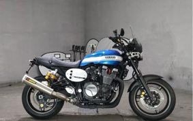 YAMAHA XJR1300 C 2015 RP19