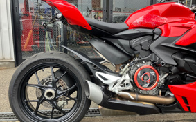 DUCATI STREET FIGHTER V2 2022 3F00