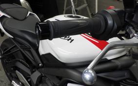 TRIUMPH STREET TRIPLE S 2022