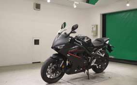 HONDA CBR650R E-Clutch 2025 RH17