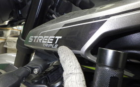 TRIUMPH STREET TRIPLE R 2024