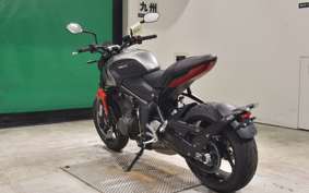 TRIUMPH TRIDENT 660