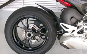 DUCATI STREET FIGHTER V4S 2021 1F00