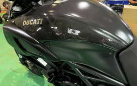 DUCATI DIAVEL CARBON 2012 ZDMG100ABCB