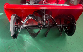 HONDA  SNOW BLOWER  MACHINE 