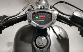 YAMAHA XVS1300CA STRIKER VP33