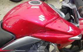 SUZUKI GSR250 2019
