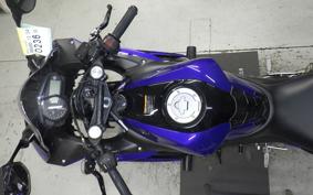 YAMAHA YZF-R25