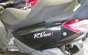 SYM RV200I TRIKE ヤネツキ