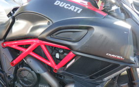 DUCATI DIAVEL 2015