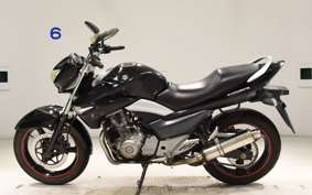 SUZUKI GSR250
