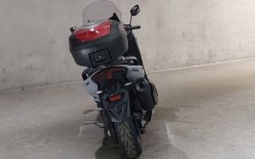 YAMAHA T-MAX 560 SJ19J