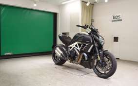 DUCATI DIAVEL AMG 2012