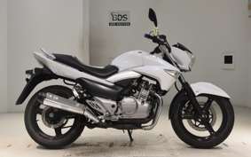SUZUKI GSR250 2014