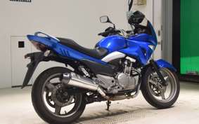 SUZUKI GSR250S 2017