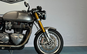 TRIUMPH THRUXTON 1200R 2017 DAD72H