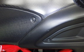 DUCATI DIAVEL Carbon 2015