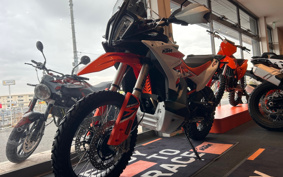 KTM 890 ADVENTURE	 R TR640
