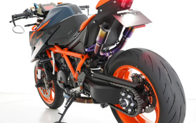 KTM 1290 SUPER DUKE R 2022 V3940